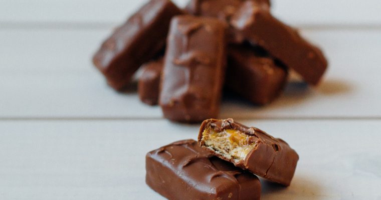 Snickers-Käsekuchen mit Popcornboden