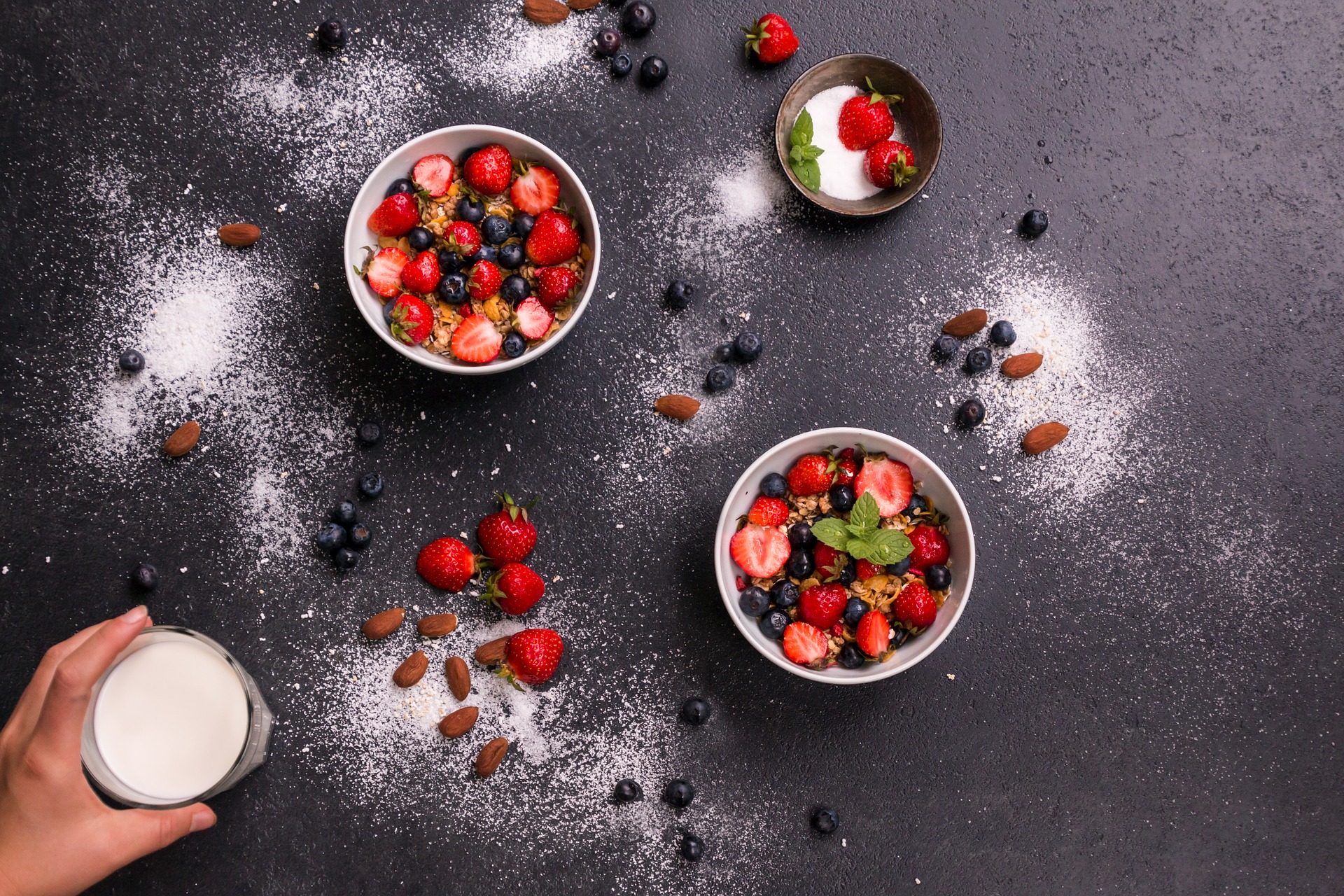 Frischkäse-Beeren-Kuchen mit Keksbröselboden